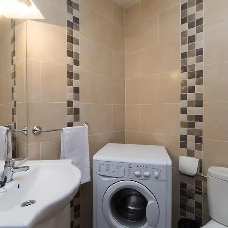 Santa Maria 41 - One Bed On The Ground Floor With Air Conditioning Apartamento *